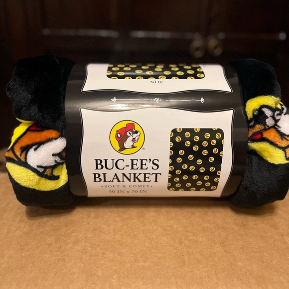 NEW BUC-EES BLANKET - Picture 1 of 2